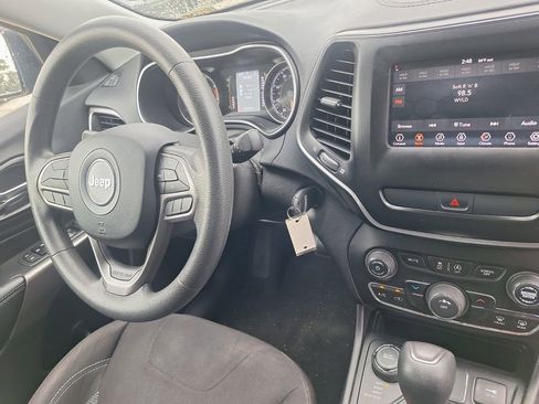 Used 2020 Jeep Cherokee Latitude image 30