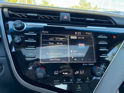Used 2018 Toyota Camry SE w/ Audio Package FWD image 12