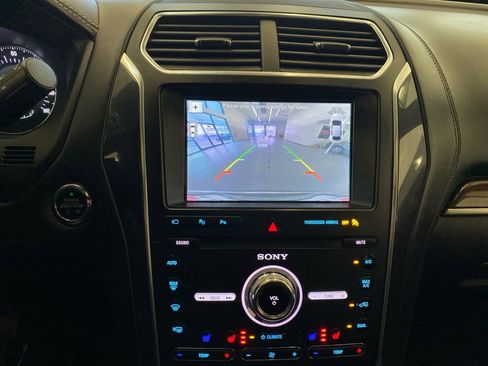 Used 2019 Ford Explorer Platinum image 26