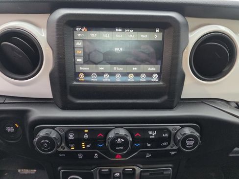 Used 2021 Jeep Wrangler Unlimited Islander image 7