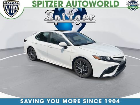 Used 2023 Toyota Camry SE w/ Cold Weather Package FWD image 3