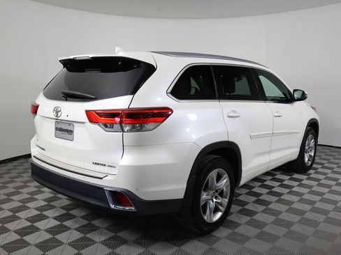 Used 2018 Toyota Highlander Limited AWD/4WD image 2