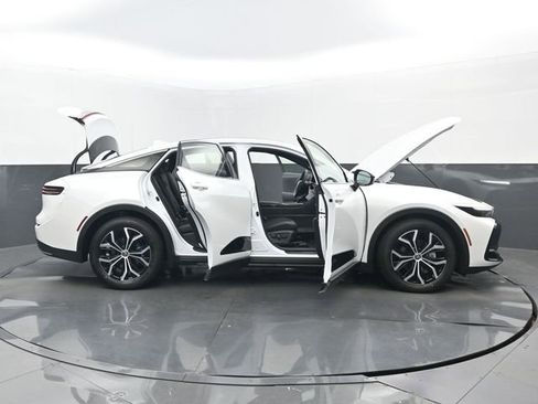 Used 2026 Toyota Crown Limited image 31