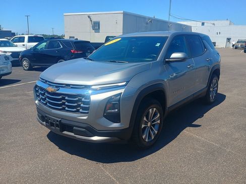 Used 2026 Chevrolet Equinox LT w/ Convenience Package II AWD/4WD image 3
