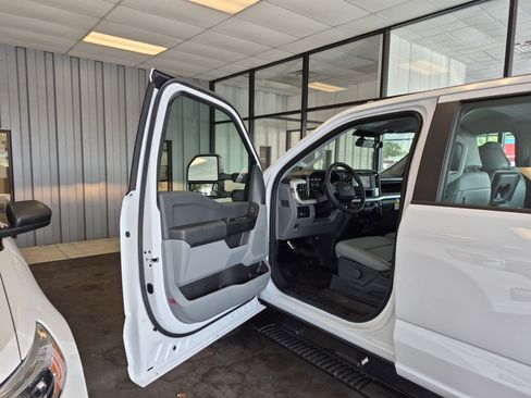 New 2026 Ford F250 XL w/ FX4 Off-Road Package image 11