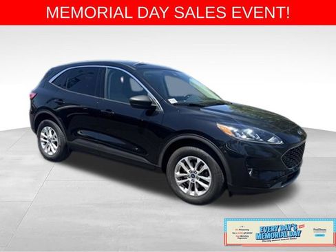 Certified 2022 Ford Escape SE w/ Convenience Package AWD/4WD image 1