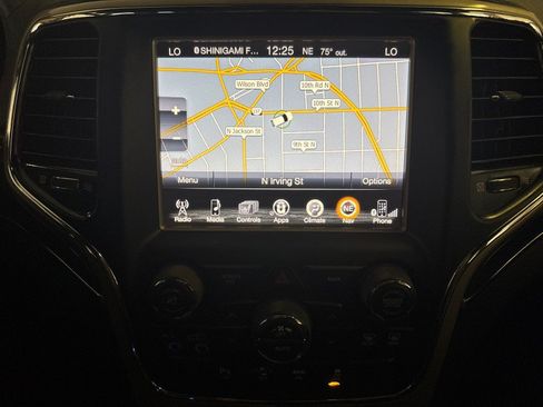 Used 2015 Jeep Grand Cherokee Overland w/ Advanced Technology Group AWD/4WD image 21