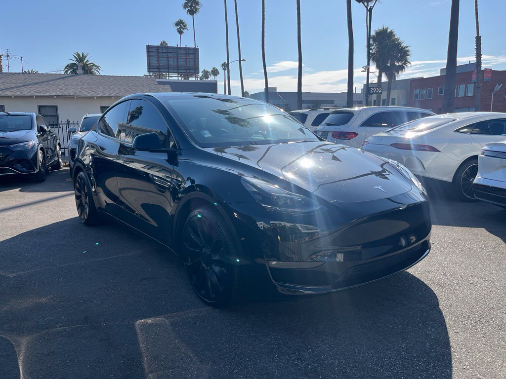 Used 2023 Tesla Model Y Long Range AWD/4WD image 3