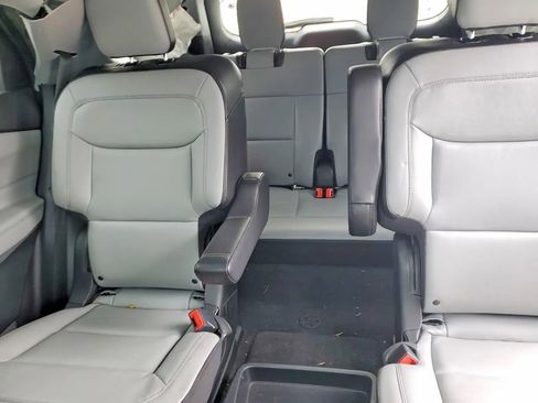 Used 2021 Ford Explorer XLT w/ Equipment Group 202A image 10