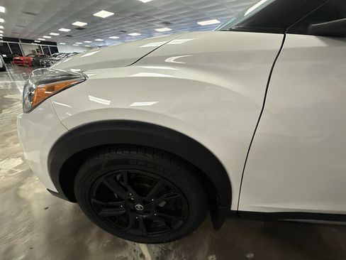 Used 2020 Nissan Kicks SR FWD image 9