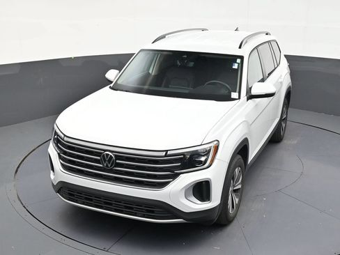 Used 2025 Volkswagen Atlas SE FWD image 19