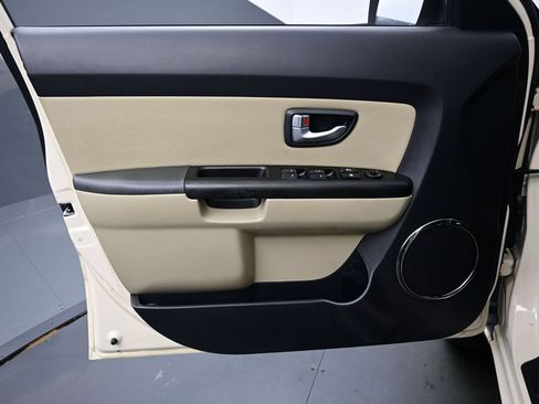 Used 2012 Kia Soul ! FWD image 9