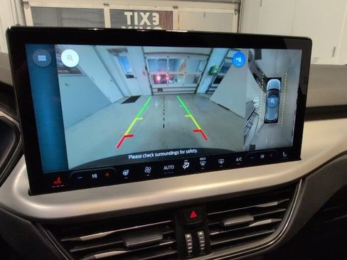 Certified 2024 Ford Escape Platinum image 19