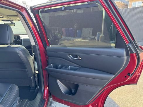 Used 2023 Nissan Pathfinder SL image 20