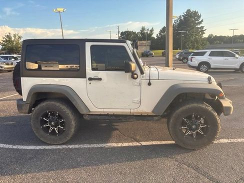 Used 2008 Jeep Wrangler X AWD/4WD image 2