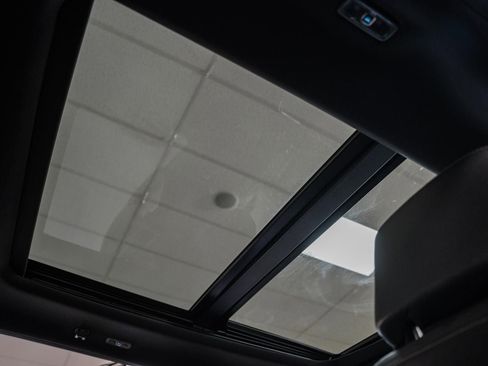 Used 2023 Ford F150 Lariat w/ Equipment Group 502A High image 41