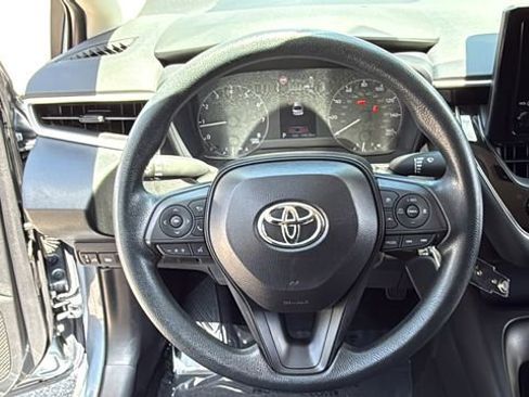 Certified 2025 Toyota Corolla LE FWD image 19