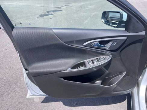 Used 2016 Chevrolet Malibu LT FWD image 8