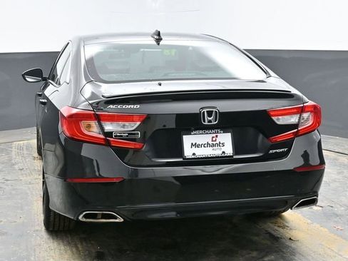 Used 2018 Honda Accord Sport image 5