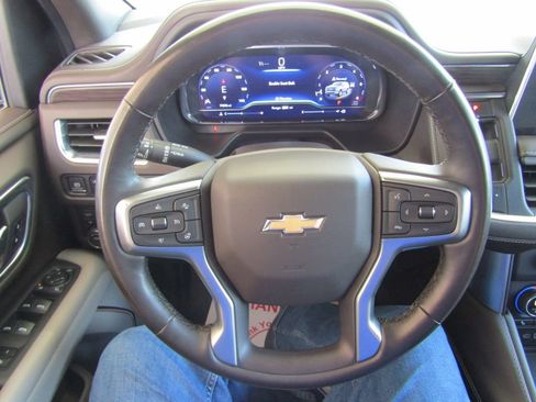 Used 2023 Chevrolet Tahoe LT w/ LT Signature Package AWD/4WD image 5