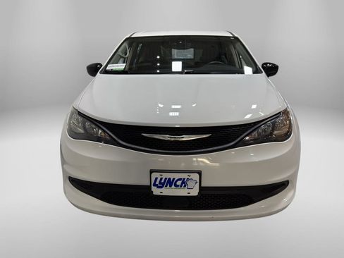 Used 2024 Chrysler Voyager LX FWD image 8