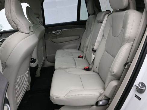 New 2026 Volvo XC90 B6 Ultra w/ Protection Package image 9