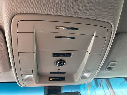 Used 2020 Cadillac Escalade 2WD image 16