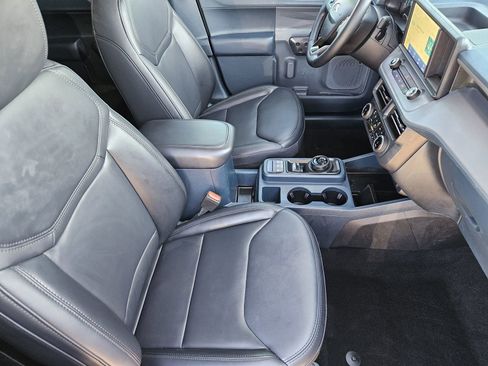 Used 2024 Ford Maverick Lariat w/ Black Appearance Package image 17