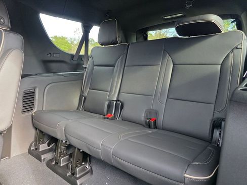 New 2026 Chevrolet Suburban Premier image 22