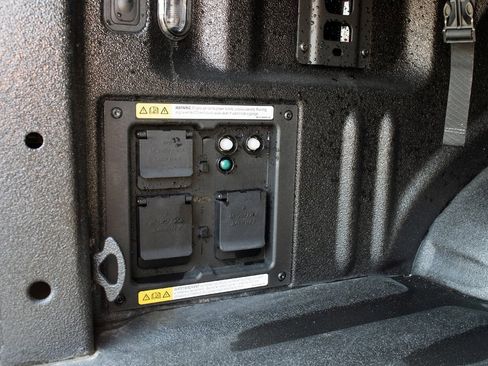 Used 2024 Ford F150 Platinum image 7