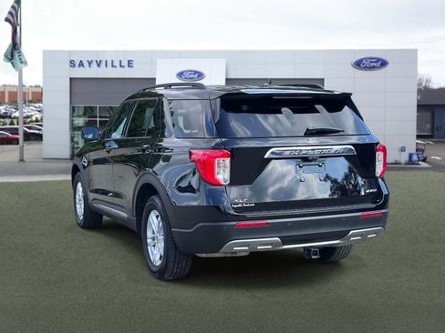 Used 2023 Ford Explorer XLT w/ Equipment Group 202A AWD/4WD image 4