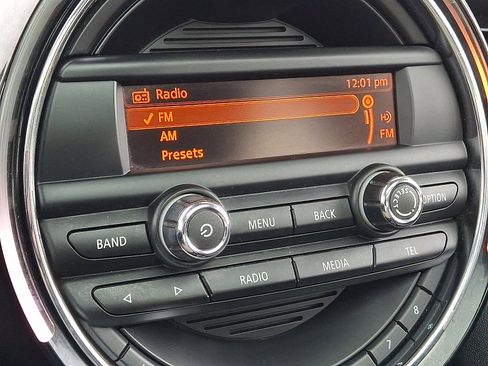 Used 2016 MINI Cooper 4-Door Hardtop image 19