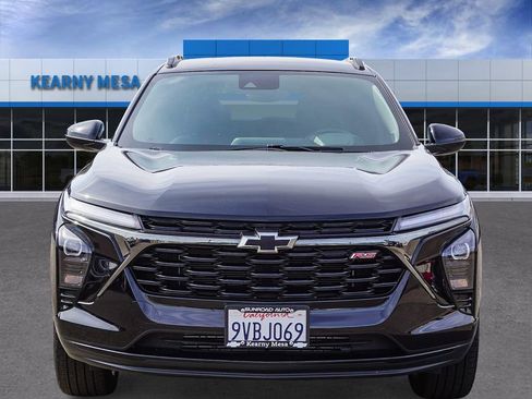 Used 2025 Chevrolet Trax RS w/ Driver Confidence Package image 2