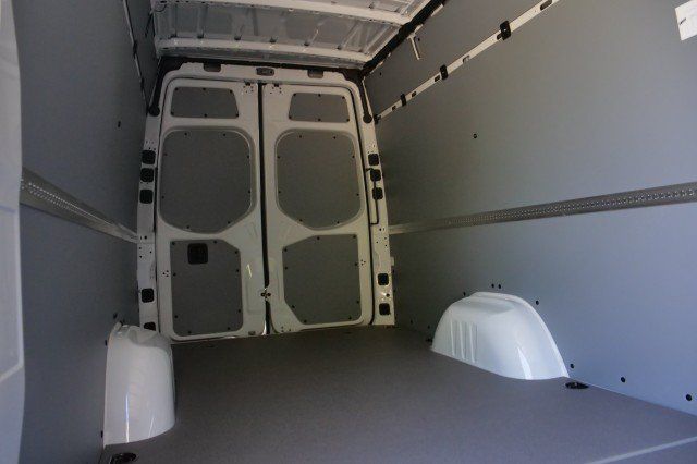 Used 2025 Mercedes-Benz Sprinter 2500 image 25