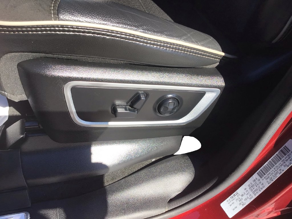 Used 2020 RAM 1500 Laramie AWD/4WD image 19