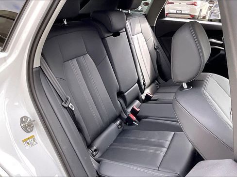 Certified 2025 Audi Q5 Premium w/ Convenience Package image 19