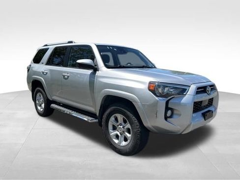 Used 2020 Toyota 4Runner SR5 AWD/4WD image 7