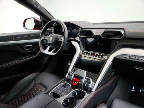 Used 2019 Lamborghini Urus AWD/4WD image 26
