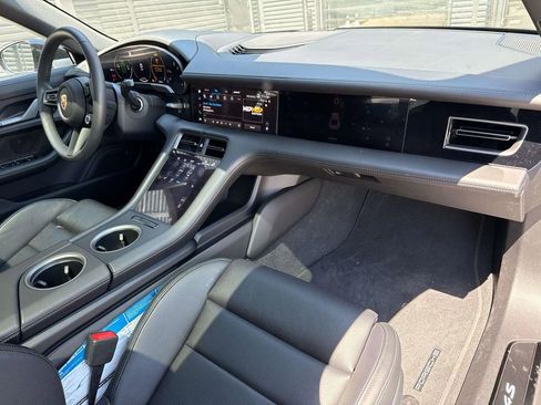 Used 2025 Porsche Taycan 4S AWD/4WD image 19
