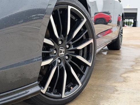Used 2023 Honda Accord Touring image 2