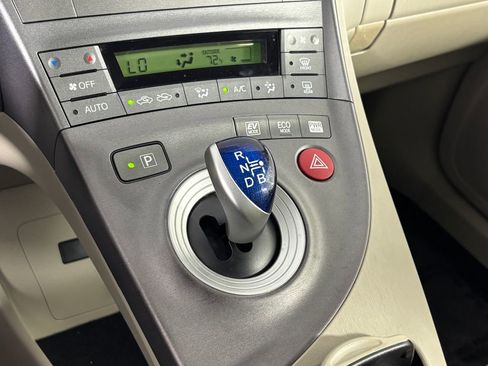Used 2015 Toyota Prius Two FWD image 19