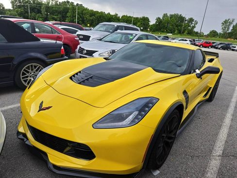 Used 2017 Chevrolet Corvette Z06 RWD image 2