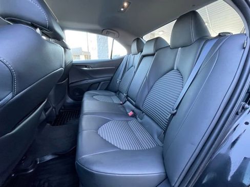 Used 2020 Toyota Camry SE w/ Convenience Package FWD image 25