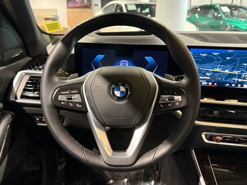 Used 2024 BMW X5 xDrive40i w/ Premium Package AWD/4WD image 14