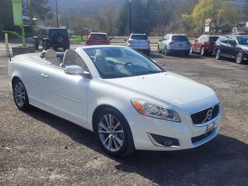 Used 2013 Volvo C70 T5 image 2