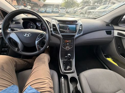 Used 2016 Hyundai Elantra SE FWD image 33