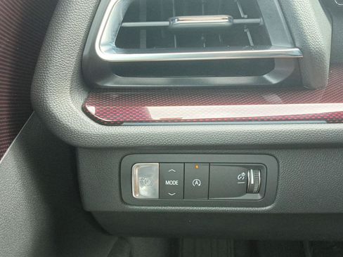 Used 2024 Chevrolet Traverse RS FWD image 10