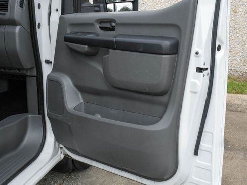 Used 2020 Nissan NV 2500 SV w/ Navigation Package image 38