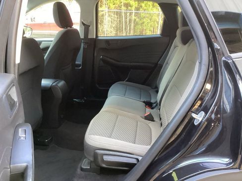 Used 2022 Ford Escape SE image 37