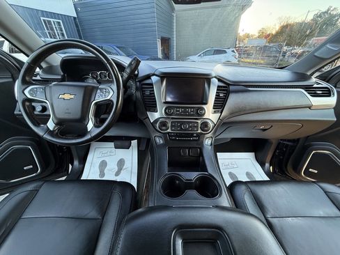 Used 2015 Chevrolet Suburban LT image 15